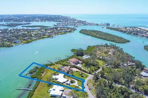 215 Louella Ln, Nokomis, FL 34275