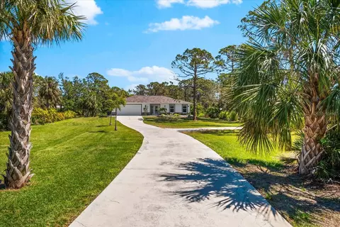 1785 Bayshore Dr, Englewood, FL 34223