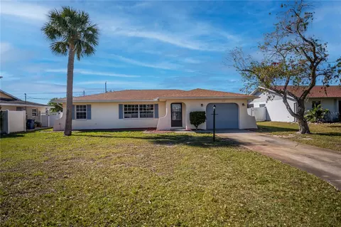 358 Pineview Dr, Venice, FL 34293