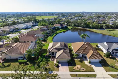 456 Pinewood Lake Dr, Venice, FL 34285