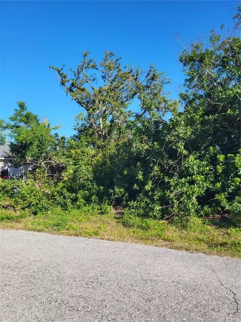 Azure Road, Venice, FL 34293