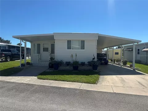 630 Iris Dr, Venice, FL 34293 photo 1