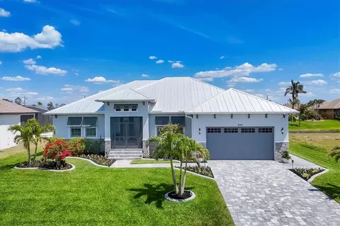 226 W Pine Valley Ln, Rotonda West, FL 33947