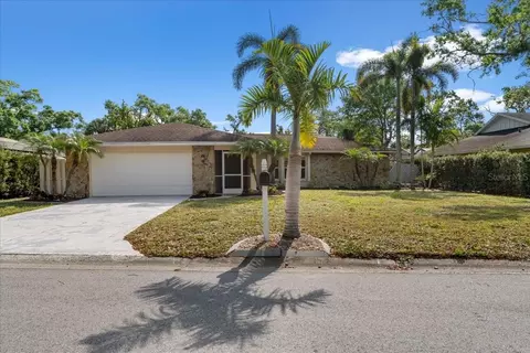 214 Whispering Oaks Ct, Sarasota, FL 34232