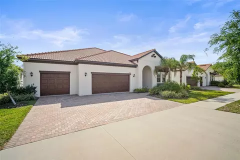 5305 Tulip Drop Dr, Wimauma, FL 33598