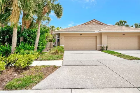 335 Auburn Woods Cir, Venice, FL 34292