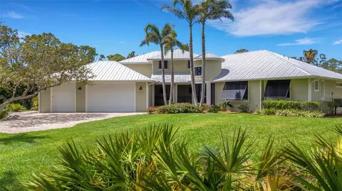 1657 Bayshore Dr, Englewood, FL 34223