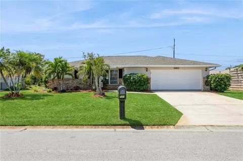 560 Oxford Dr, Venice, FL 34293