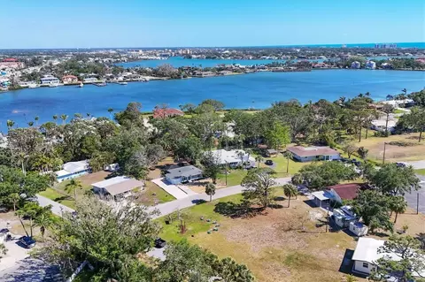 203 Palm Ave, Nokomis, FL 34275