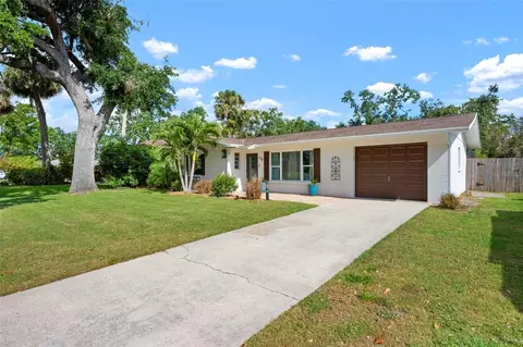 348 Dorchester Dr, Venice, FL 34293