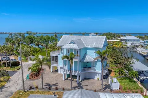 320 O Day, Englewood, FL 34223