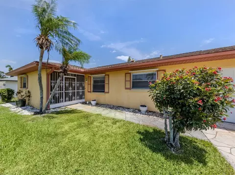 1320 Whispering Ln, Venice, FL 34285