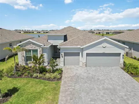 8529 Saint Kitts Cir, Englewood, FL 34224