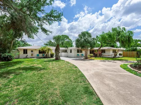 607 Bay Point Ave, Nokomis, FL 34275