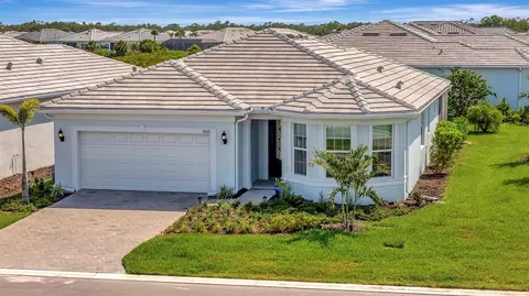 10121 Beachwalk Dr, Englewood, FL 34223