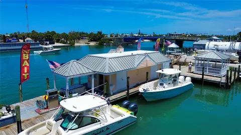 100 Circuit Rd #N-123, Nokomis, FL 34275