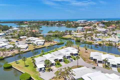 608 Fair Winds Dr, Nokomis, FL 34275