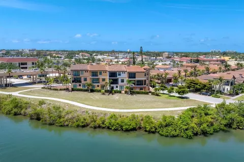 209 E Venice Ave, Venice, FL 34285