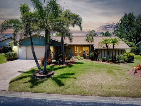 915 S Doral Ln, Venice, FL 34293
