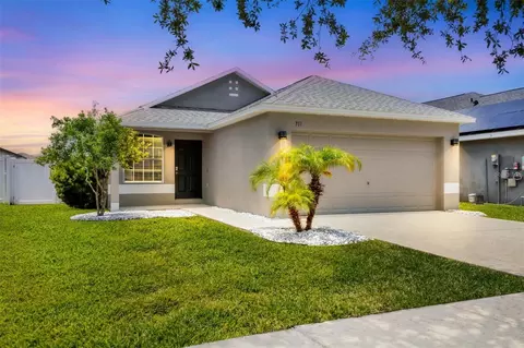 711 Brenton Leaf Dr, Ruskin, FL 33570
