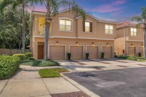 3633 Parkridge Cir #10-201, Sarasota, FL 34243