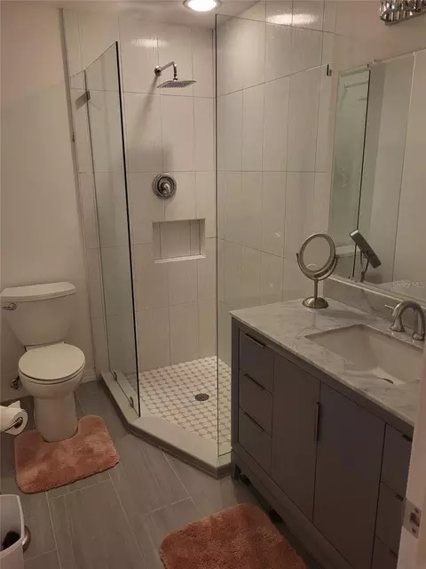 Bath - 482 Pendleton Pl, Venice, FL 34292 photo 1 of 4