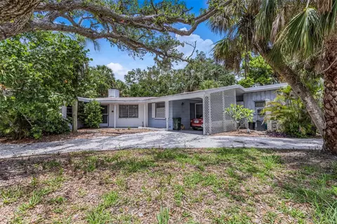 5369 Shadow Lawn Dr, Sarasota, FL 34242