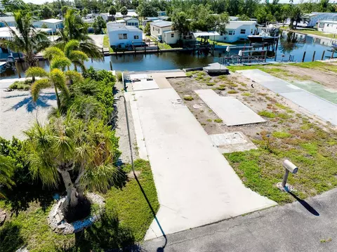 156 Serpentine Dr, Venice, FL 34285