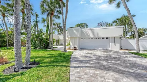 225 N Blvd Of The Presidents, Sarasota, FL 34236