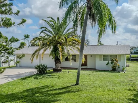 605 Barnes Pkwy, Nokomis, FL 34275