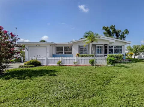 732 Laurel Ave, Venice, FL 34285