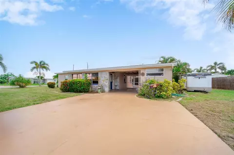 150 Poinsettia Cir NE, Port Charlotte, FL 33952