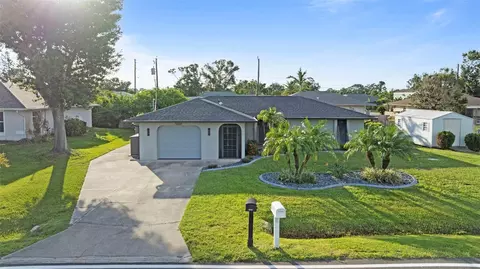 240 Palmetto Dr, Venice, FL 34293