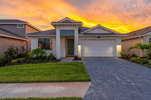 18525 Midsummer Pl, Venice, FL 34293
