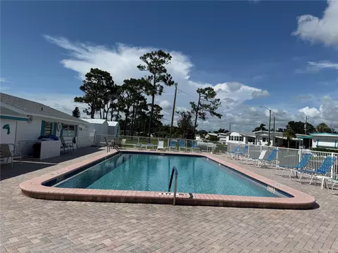 231 Inner Dr E, Venice, FL 34285 photo 4