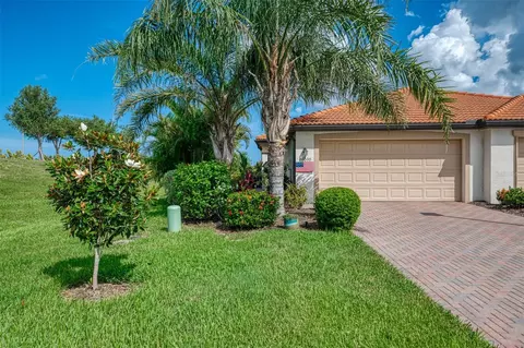 24000 Skyflower Ct, Venice, FL 34293