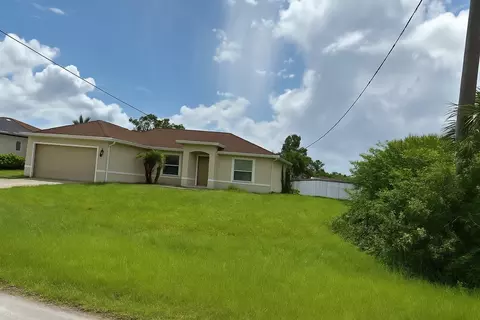 3152 Point St, North Port, FL 34286
