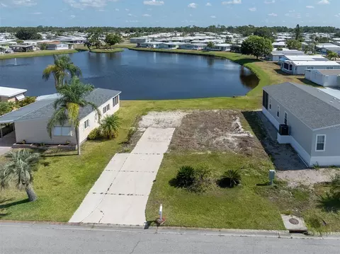 108 Lakeview Dr, North Port, FL 34287