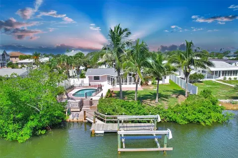 106 Pops Ln, Nokomis, FL 34275
