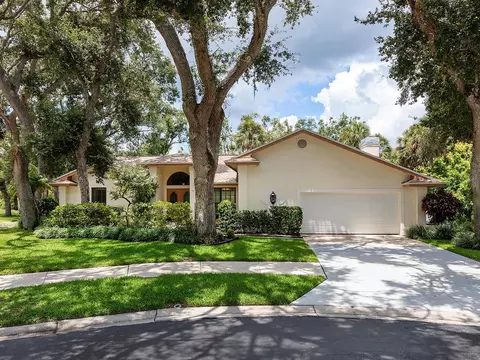 1622 Oak Cir S, Sarasota, FL 34232