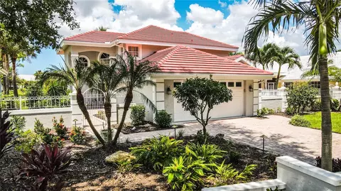 Exterior - 404 Cardiff Rd, Venice, FL 34293 photo 12 of 15