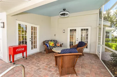 Exterior - 404 Cardiff Rd, Venice, FL 34293 photo 6 of 15