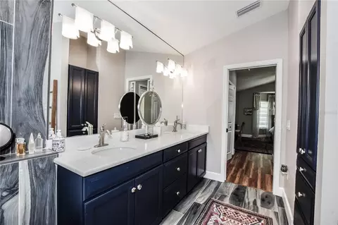 Bath - 404 Cardiff Rd, Venice, FL 34293 photo 2 of 5
