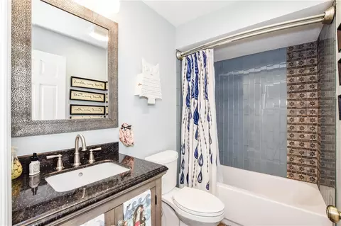 Bath - 404 Cardiff Rd, Venice, FL 34293 photo 5 of 5