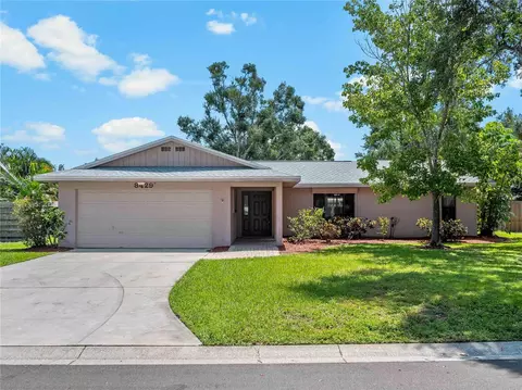 8429 Cypress Lake Cir, Sarasota, FL 34243