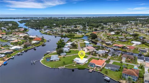 1933 Fairview Dr, Englewood, FL 34223