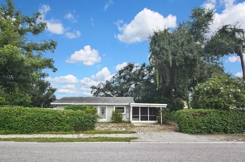 2306 9th St E, Bradenton, FL 34208