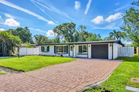 2334 Cadillac St, Sarasota, FL 34231