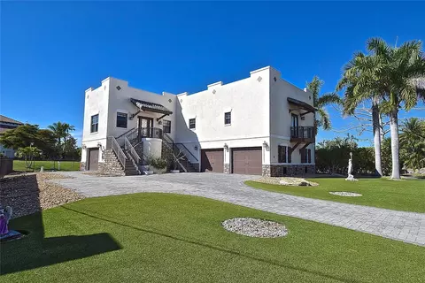 302 Colonia Ln W, Nokomis, FL 34275