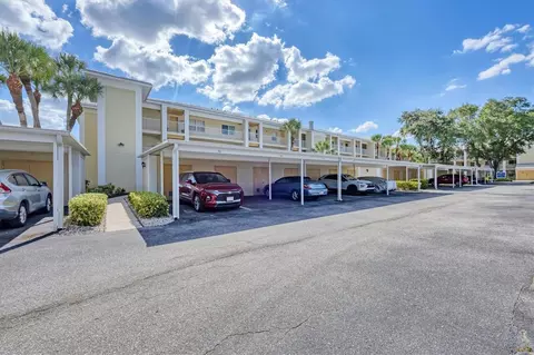 433 Cerromar Ln #330, Venice, FL 34293